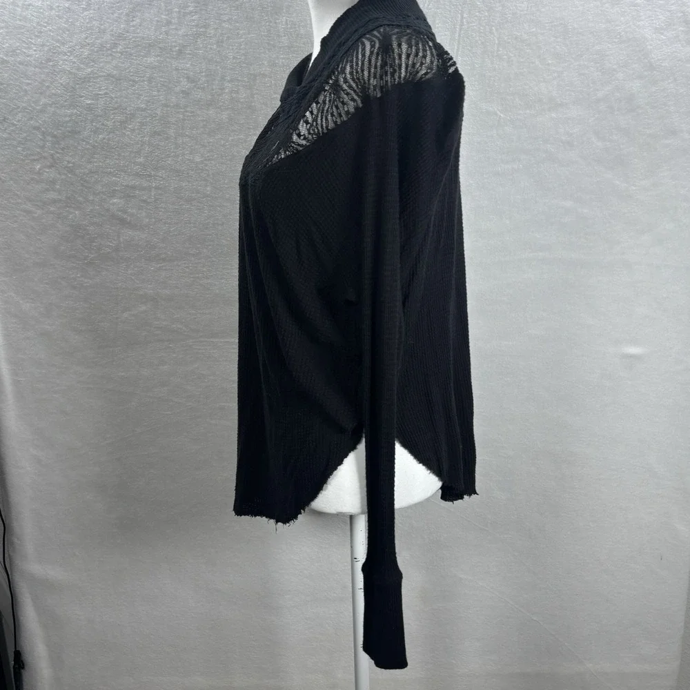 Free People Black Waffle‎ Knit Slouchy Top Long Sleeve Lace Raw Hem Sz SM Goth
